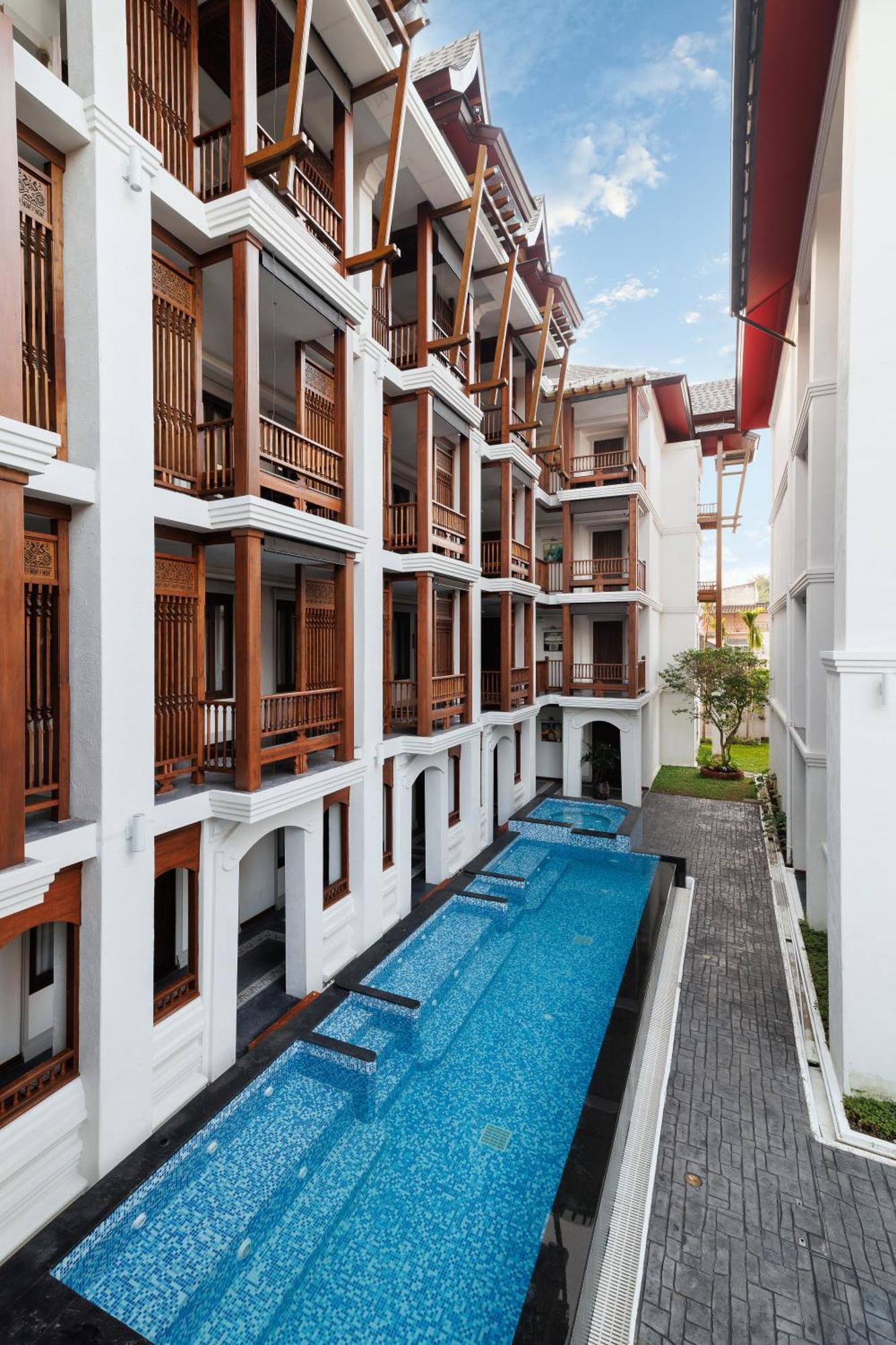 Akira Thaphae Hotel Chiang Mai Exterior photo